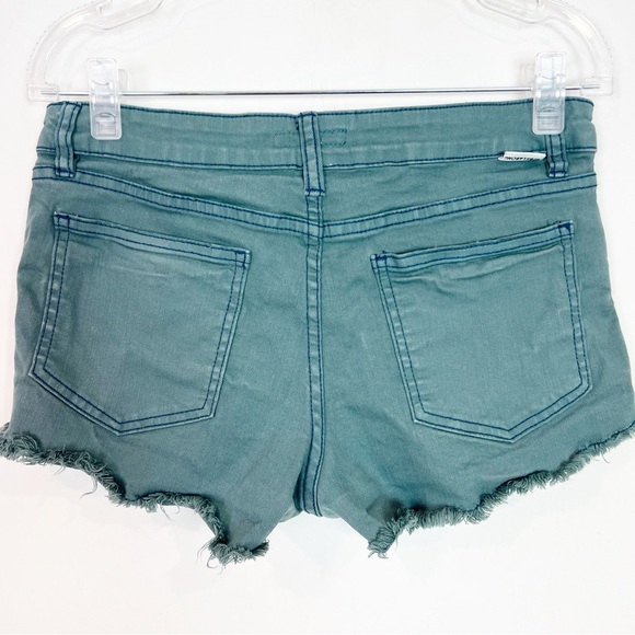 BILLABONG TEAL BLUE BUTTON FLY LOW TO MID RISE CUT OFF SHORTS WOMENS SZ 27 - Picture 3 of 3